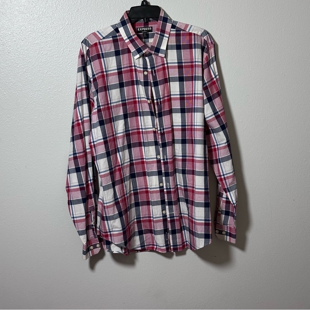 Express Men Red Plaid Button Down Long Sleeve Shirt Modern Fit size XL.‎